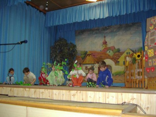 Hraje celá dědina aneb S veselou myslí na nesmysly. - 18.3.2006